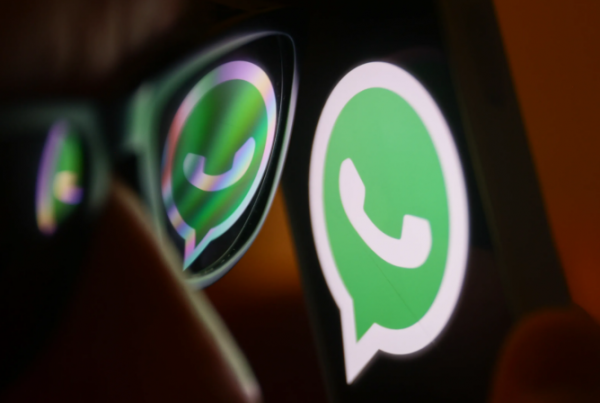 "واتساب" سيتيح متابعة تحديثات الحالة لجهات الاتصال غير المحفوظة 