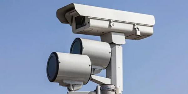 الأمانة توضح: لا مخالفات طعام وشراب اثناء القيادة