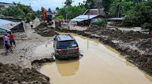 ارتفاع ضحايا الفيضانات في إندونيسيا إلى 442 قتيلاً بحسب وكالة الصحافة الفرنسية