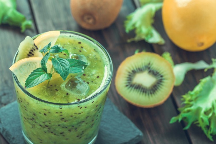 عصير الكيوي والليمون لسفرة رمضان