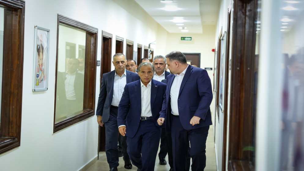 رئيس الوزراء يبدأ جولة ميدانية تفقدية في لواء ناعور