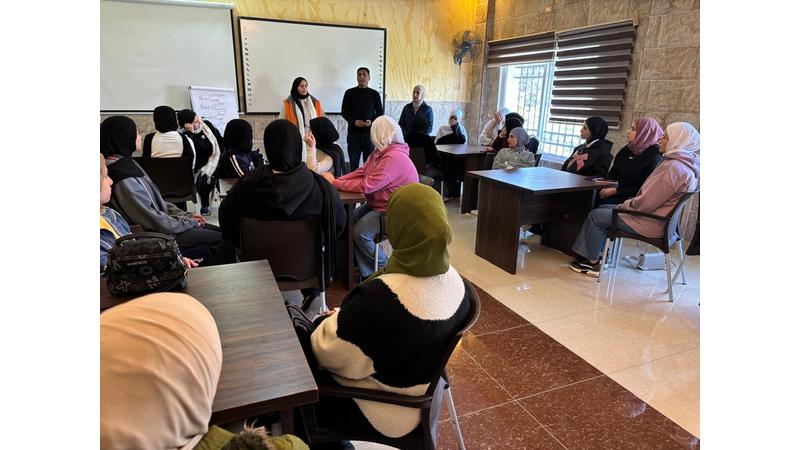 انطلاق جلسات برنامج "حضور" حول ريادة المشاريع الصغيرة في مركز شباب وشابات سوف