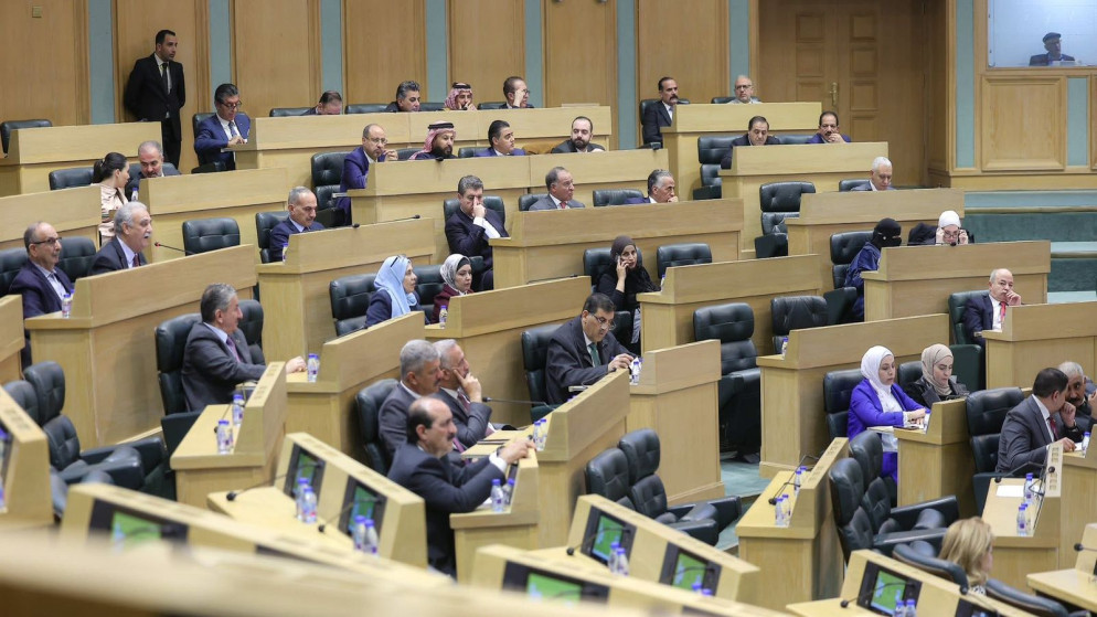 بينها "الأحوال المدنية" و"عقود التأمين" ..  جلسة نيابية اليوم لمناقشة مشاريع قوانين