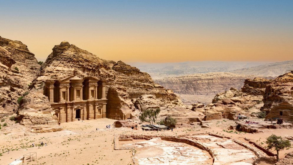 الأردن يحقق دخلًا سياحيًا يتجاوز 1.7 مليار دولار خلال الربع الأول