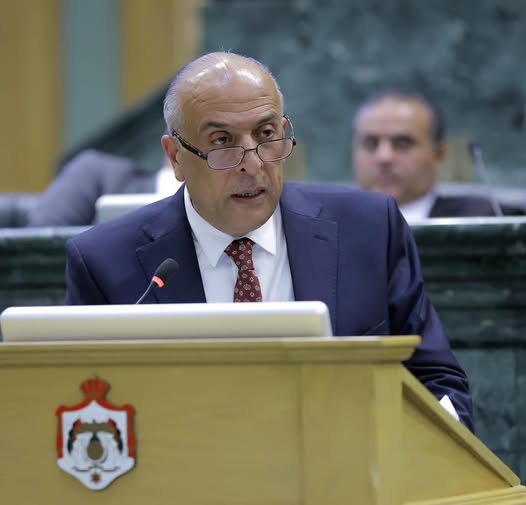 بني ملحم يستجوب الحكومة عن اسطوانات الغاز البلاستيكية