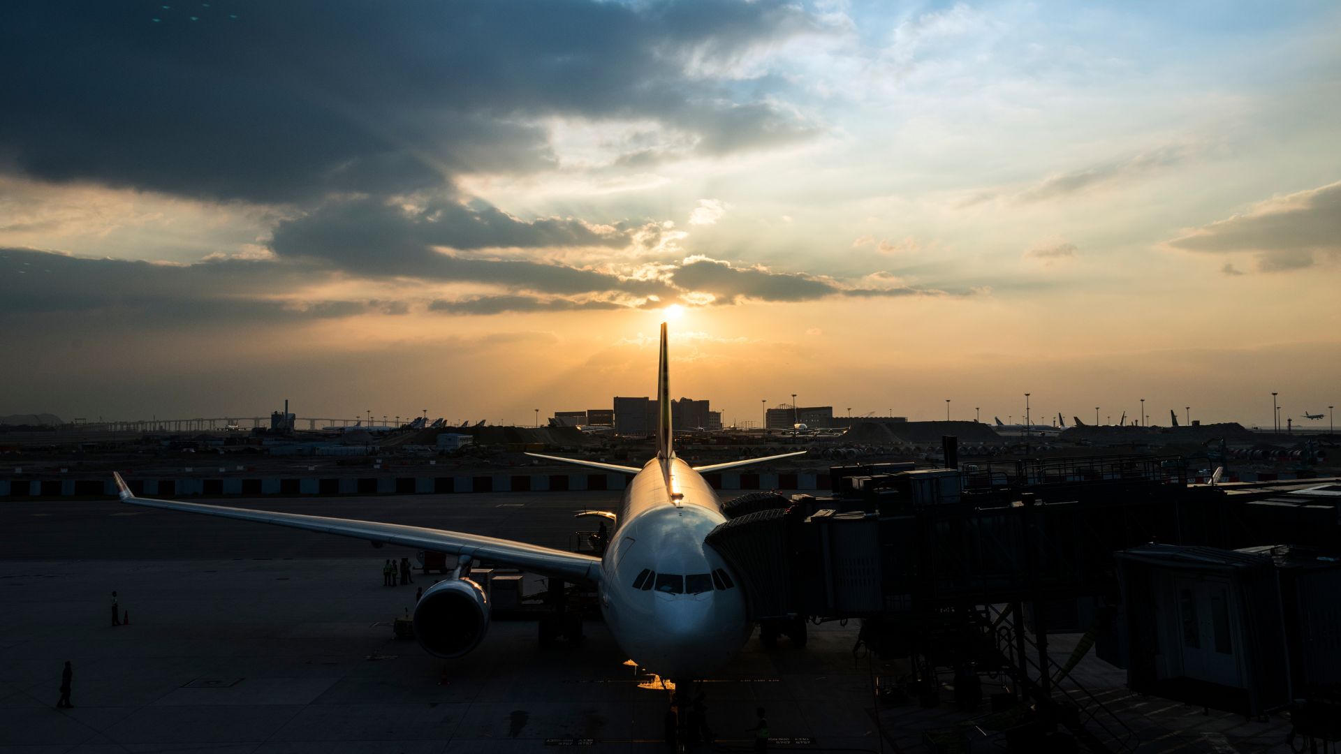 إلغاء مئات الرحلات الجوية للشرق الأوسط حول العالم بسبب الأحداث الجارية