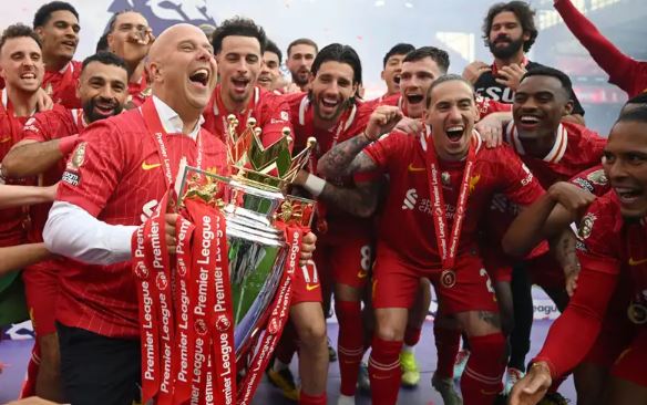 ليفربول يزيح الستار عن صفقته الرابعة