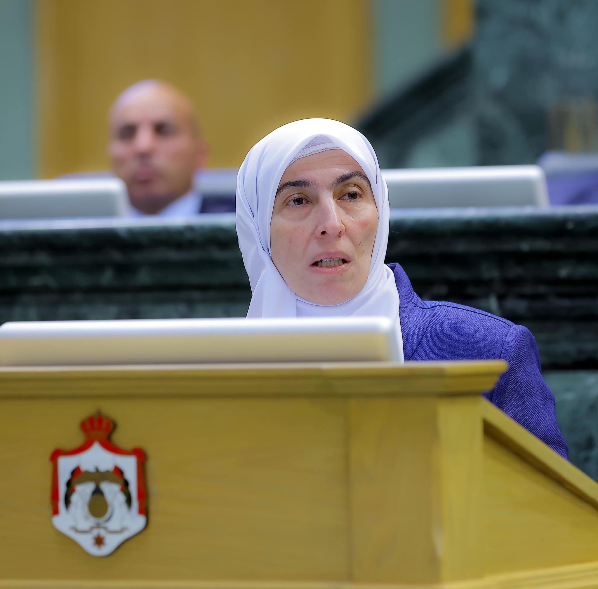 طهبوب تستجوب الحكومة بسبب العمل اللائق