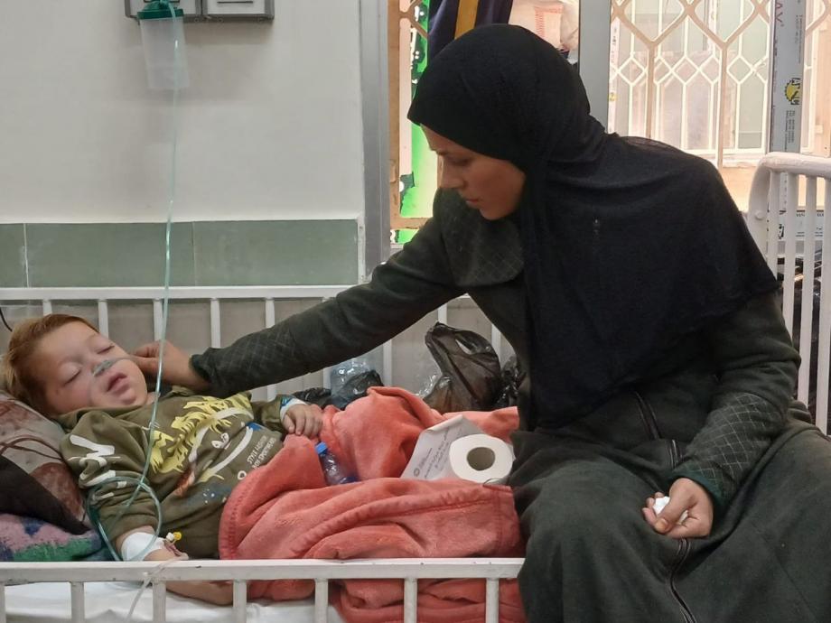 فيروس "غامض" يهدد أطفال غزة… التهابات صدرية حادة وتعافٍ بطيء  