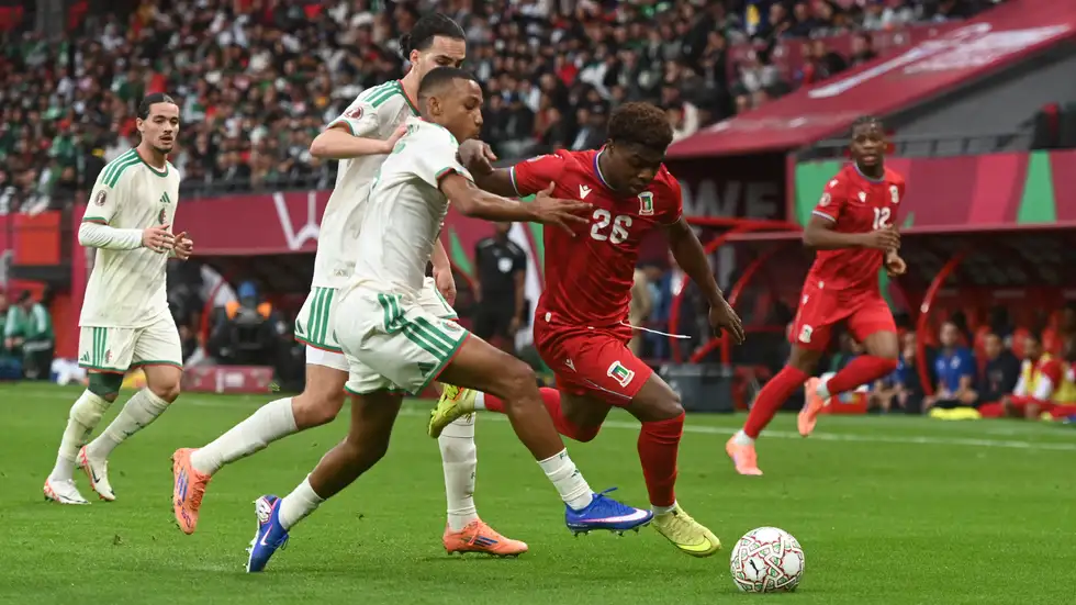 مدرب أوروبي مهم ..  الاستقرار على مساعد وهبي في تدريب المنتخب المغربي