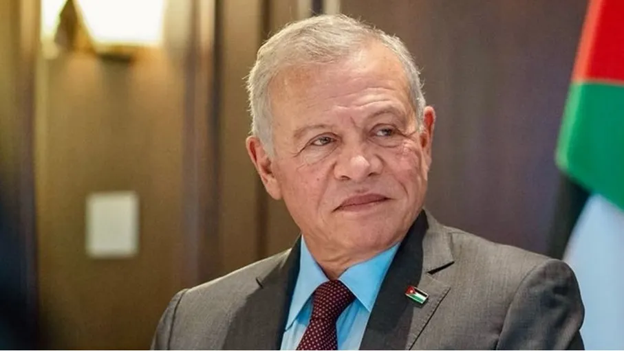 الملك يلتقي وجهاء وممثلين عن محافظة إربد في مدينة الحسن للشباب