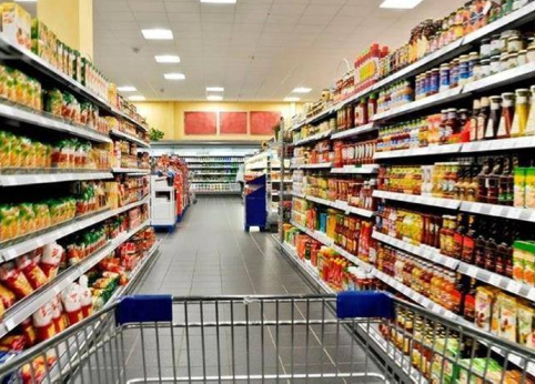 عمرو: انخفاض الأسعار وتوفر مخزون كبير من المواد الغذائية