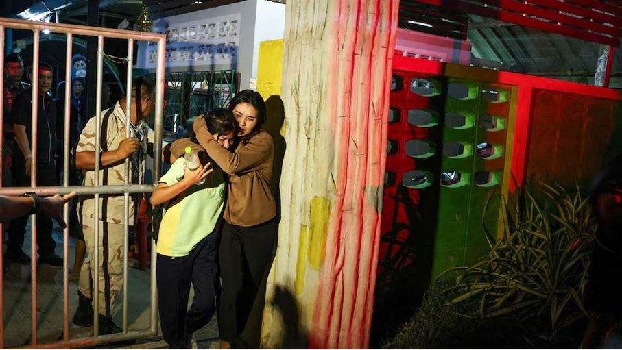 مقتل مديرة مدرسة دفاعاً عن طلابها في هجوم مسلح بتايلاند 