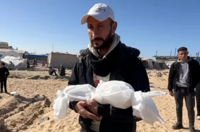 الرضيع سعيد عابدين ..  آخر ضحايا البرد القارس في غزة