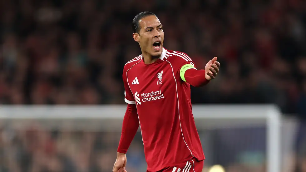 فان دايك يورط ليفربول أمام السيتي