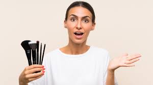 أخطاء مكياج كبيرة ترتكبها النساء  ..  هذه كيفية إصلاحها