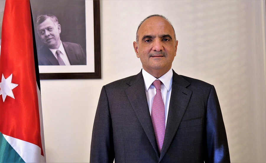 مندوباً عن الملك  ..  الخصاونة يُشارك في منتدى الدَّوحة
