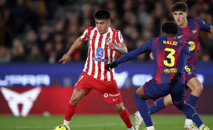 برشلونة يعاقب أتلتيكو في كامب نو