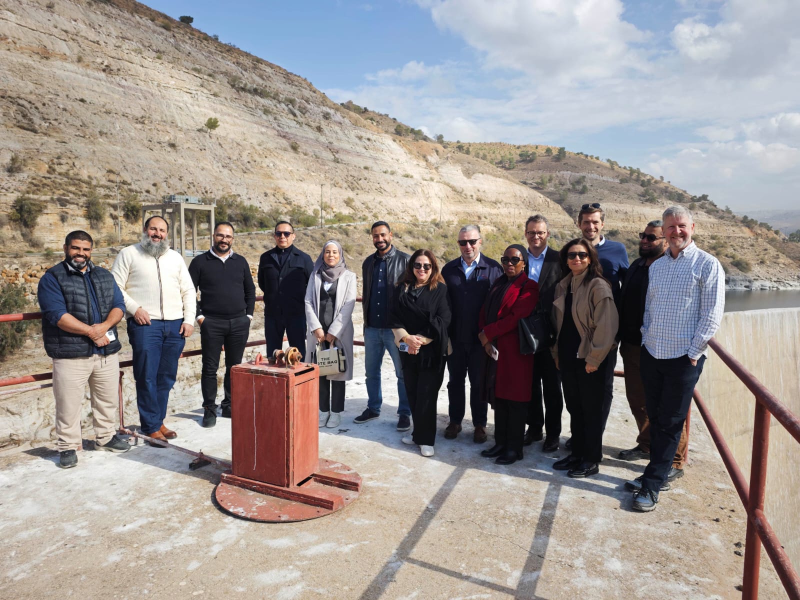 الحيصة يطلع بعثة البنك الدولي على جهود الإدارة المائية ومشاريع السدود