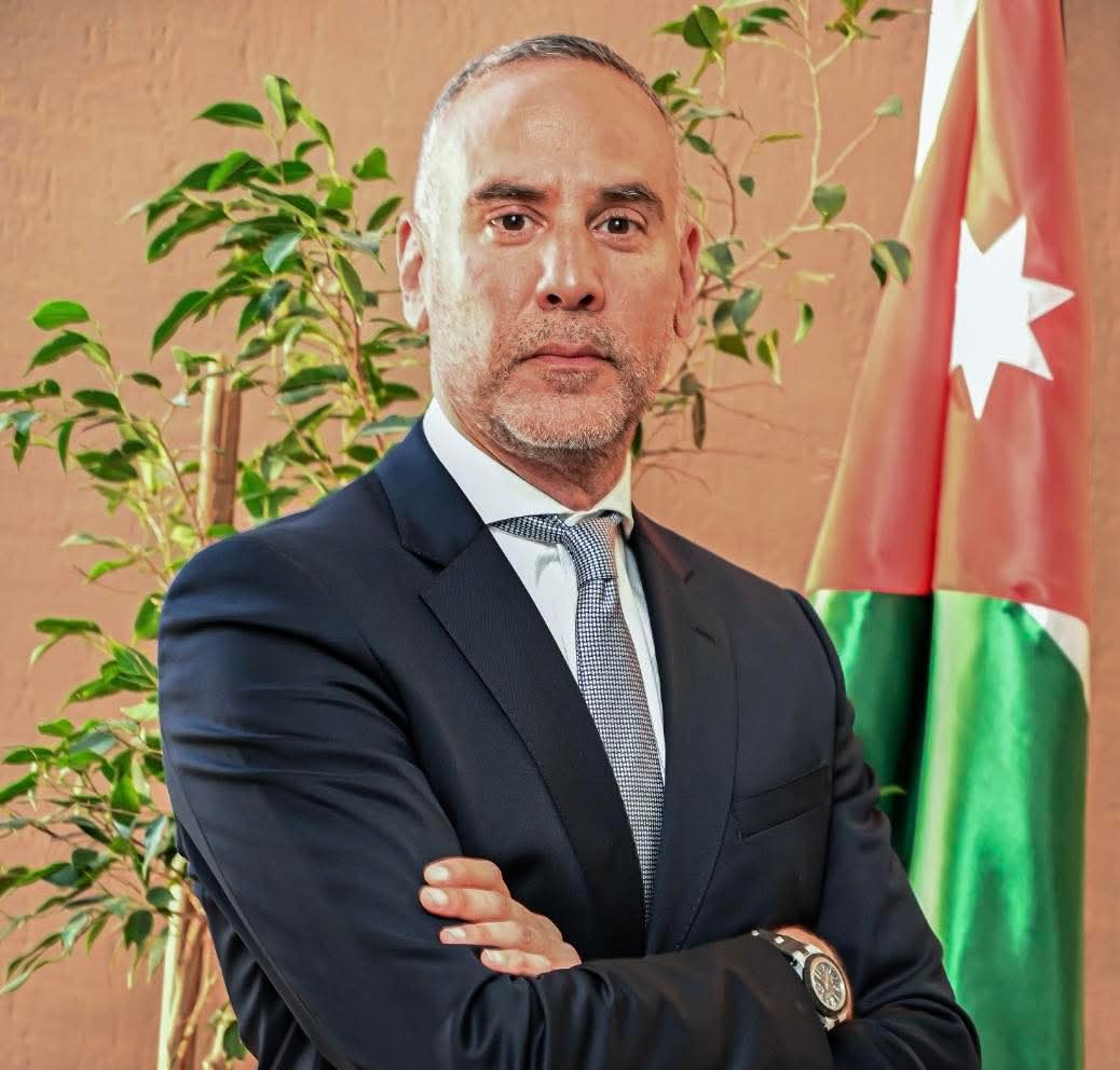 "الصناعة والتجارة والحرب على إيران" 