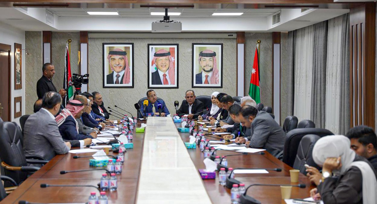 "الإدارية النيابية" تبحث مع الأحزاب مسودة مشروع قانون الإدارة المحلية لسنة 2026 