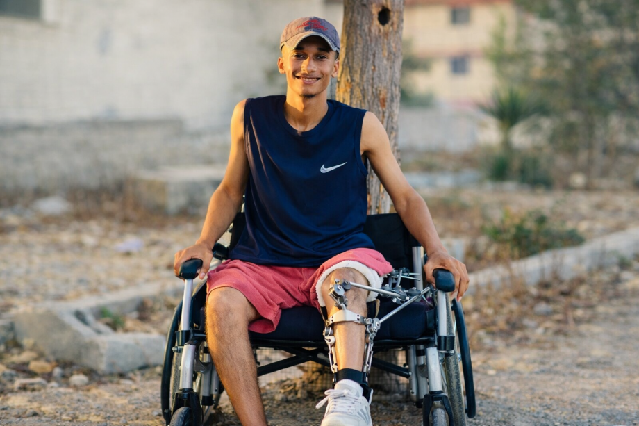 من مضمار الركض إلى سرير العلاج ..  محمد عبدان يطارد الحياة بقدم واحدة 