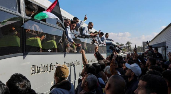  استشهاد 3 أسرى محررين في غارة جويَّة إسرائيلية على غزة 