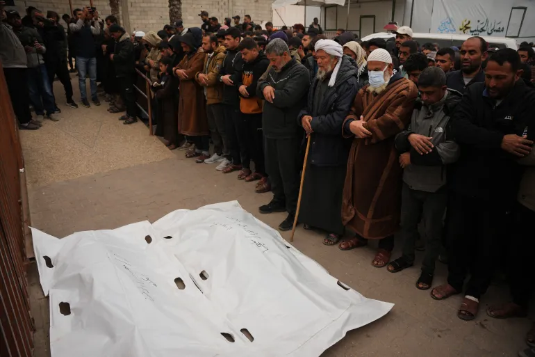 بيوم واحد ..  16 شهيدا بنيران الاحتلال في غزة والضفة