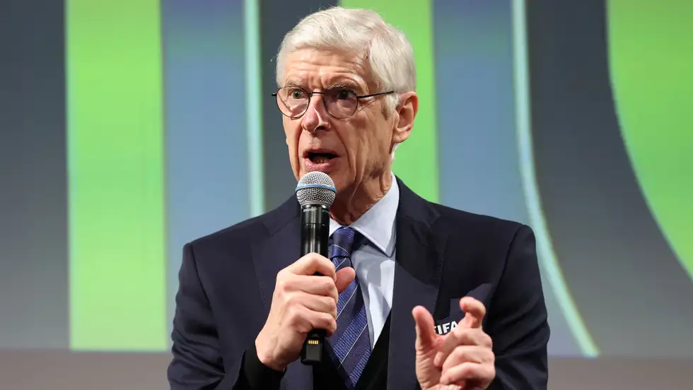 "قانون فينجر" ينتظر ..  إيفاب يؤجل منح المدربين حق الفيتو وتعديل التسلل