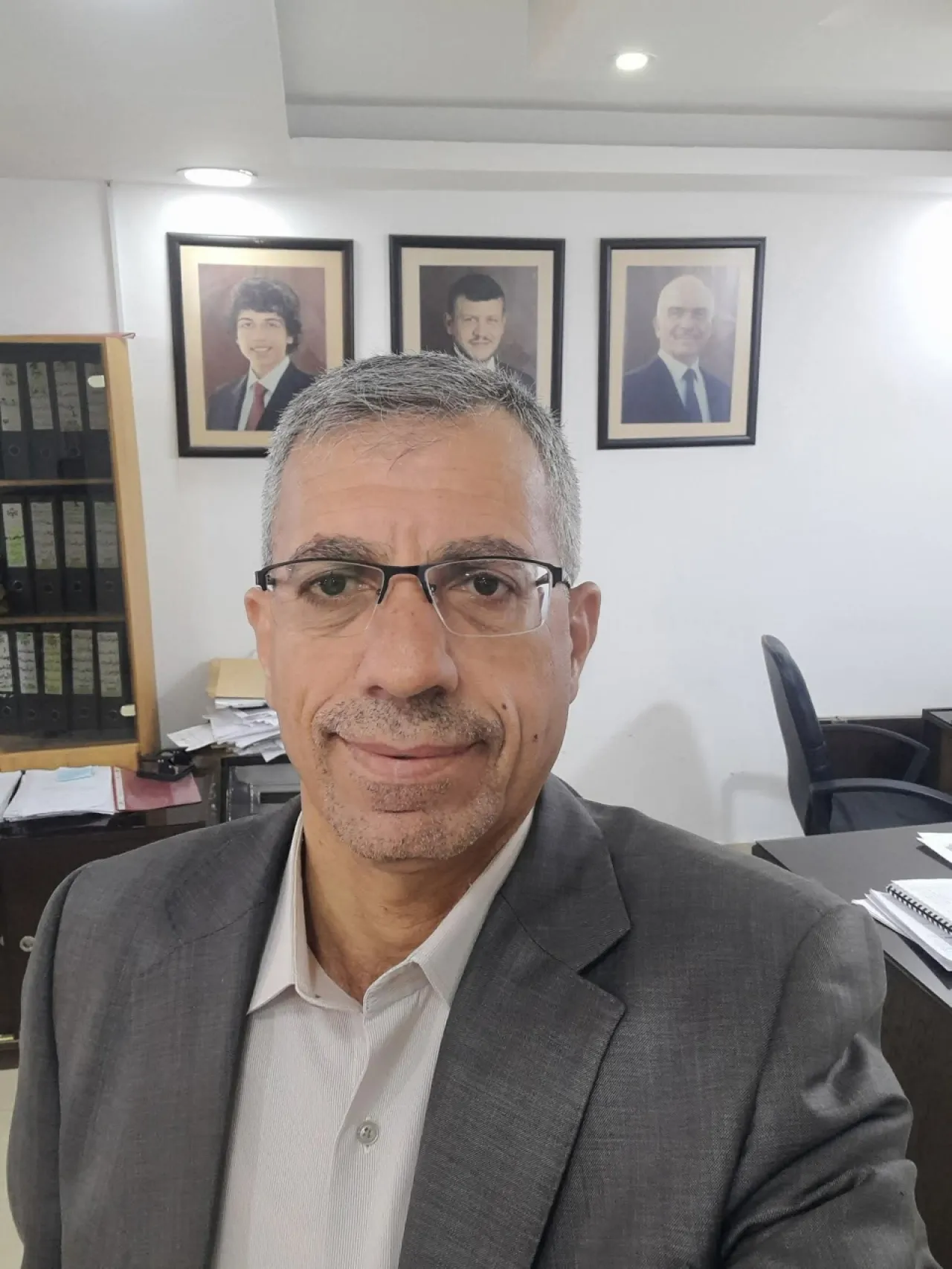 محمد ذينات يحصل على الموظف المتميز ،،،، مبارك 