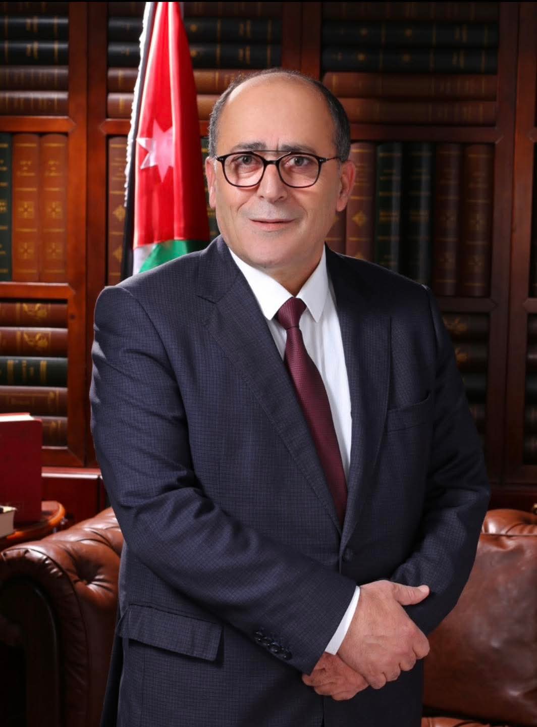الهياجنة يعلن مقاطعة السجاد الإيراني ويدعو التجار لقطع التعامل
