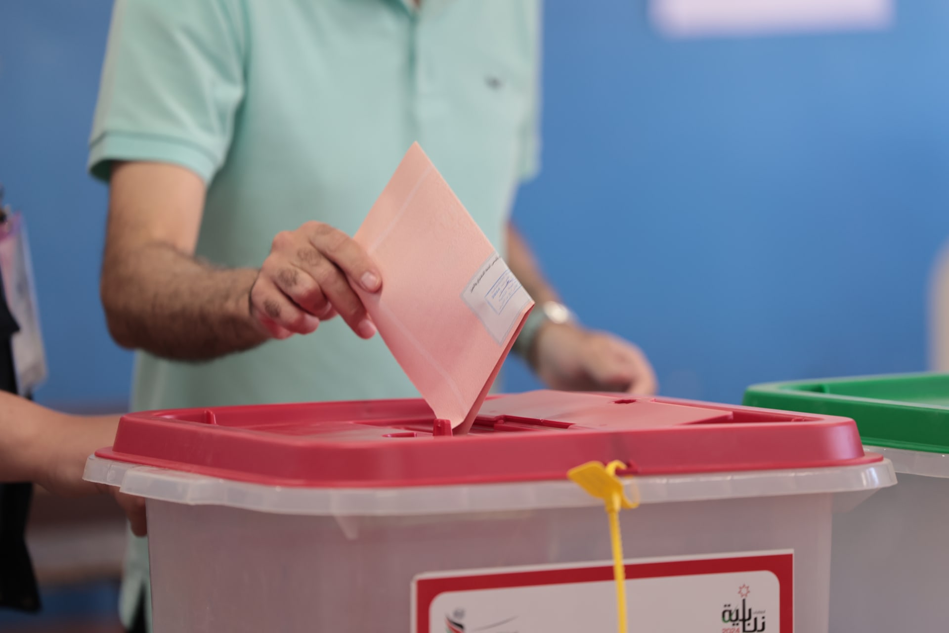 «من اليوم وطالع لن أصل صندوق الانتخابات»… هل تتآكل الثقة الشعبية في العمل النيابي؟