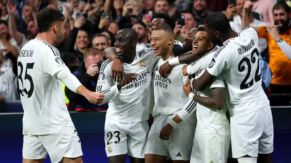 نجم ريال مدريد يوقع على عقد التجديد