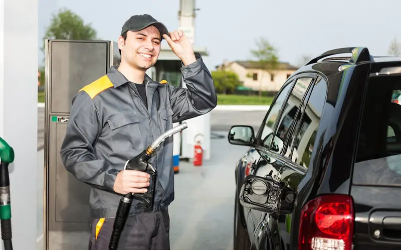 هل يستطيع الطلبة خلق فرص عمل لأنفسهم… أم أن ذلك اعترافٌ بانسحاب الدولة من دورها؟