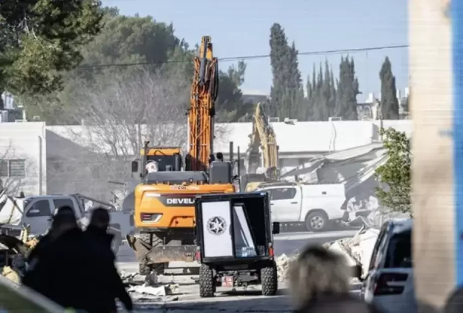 أبو حسنة: هدم "إسرائيل" مقر الأونروا في القدس سابقة خطيرة تهدد منظومة القانون الدولي  