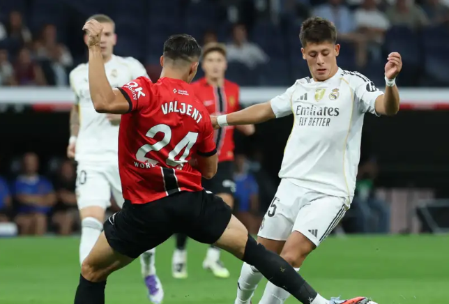 لمسة اليد عرضية ولكن ..  كواليس الـVAR في إلغاء هدف ريال مدريد