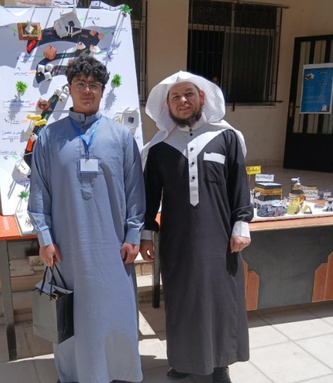 مدير تربية الموقر يكرم الطالب الجودان الفائز بمسابقة القرآن الكريم
