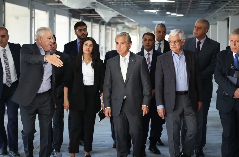 رئيس الوزراء: تشغيل مطار عمّان المدني قبل نهاية العام أولوية