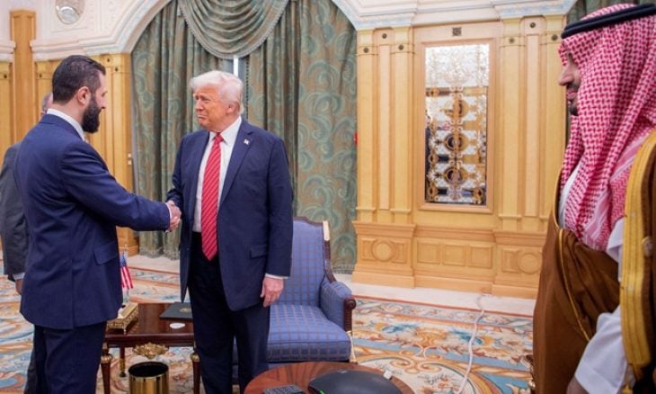 التايمز: الشرع تعهّد بالتطبيع مع إسرائيل ..  والرئيس الأمريكي لم يسمع عن خطة لبناء “برج ترامب” في دمشق