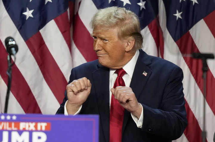 ترمب: ميلانيا تكره رقصي وتقول إنه «أمر غير رئاسي»