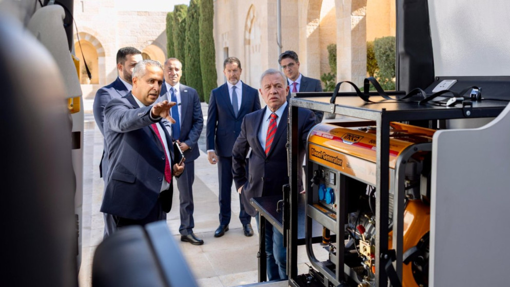 الملك يطلع على عمل وحدات دعم مبتوري الأطراف المتنقلة التابعة لجمعية "استعادة الأمل" الأردنية