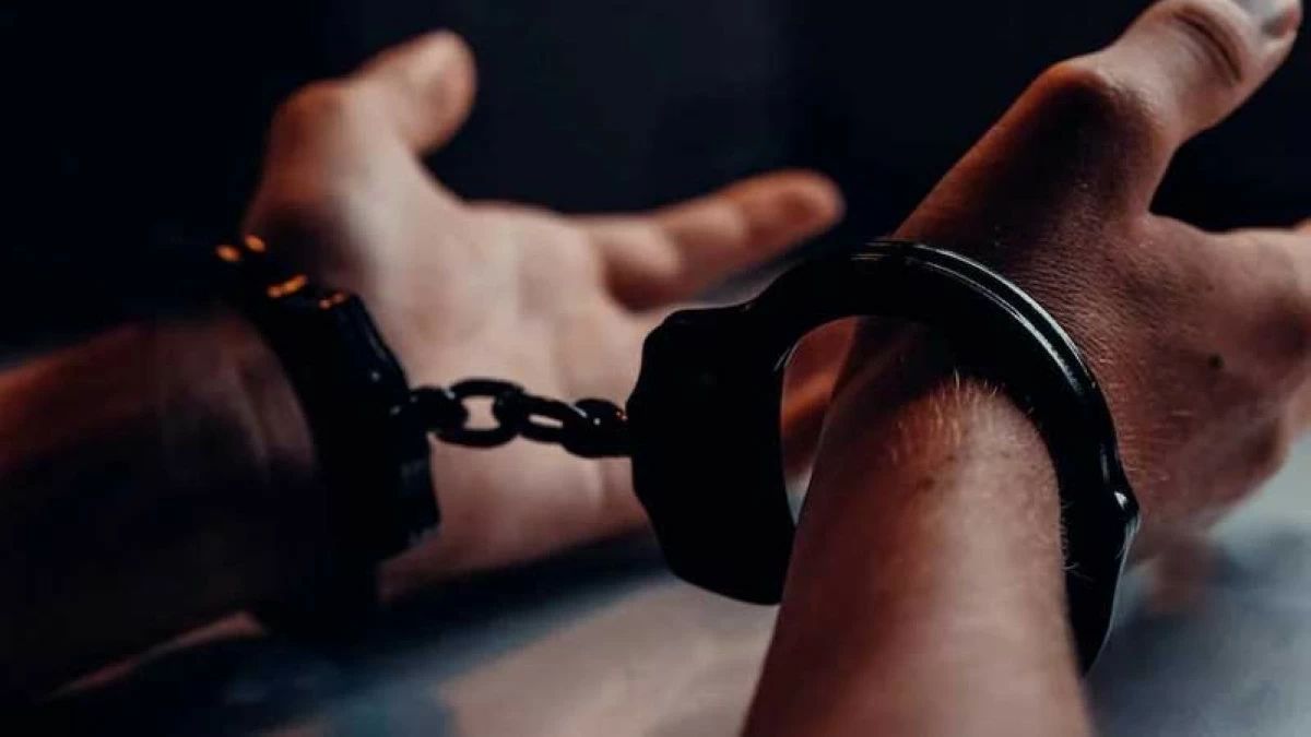 القبض على حدثين متهمين بسرقة محتويات مركبة