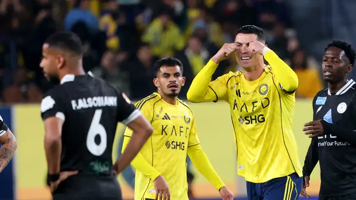 بعد صدمة النصر ..  الشباب يفتح النار على التحكيم عبر بيان رسمي