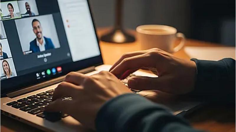 الأمن السيبراني يحذر من الوقوع في فخ مكالمات الفيديو عبر الإنترنت 