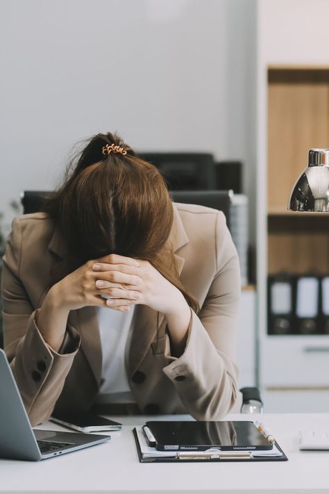 لماذا تسعون لإلغاء التقاعد المبكر ونحن لا نجد فرص عمل؟