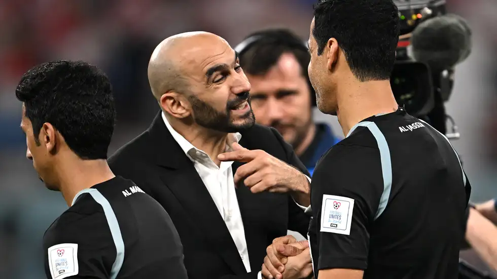 رغم بيان الاتحاد المغربي ..  عروض سعودية على طاولة الركراكي  