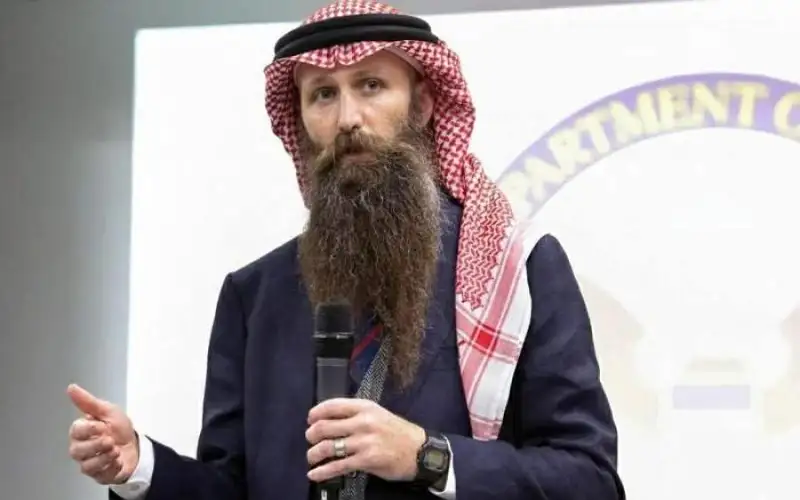 عشائر الضمور توضح في بيان أسباب موقفها من السفير الأمريكي في العزاء تأكيدًا لثوابت الدولة وسيرة الفقيد