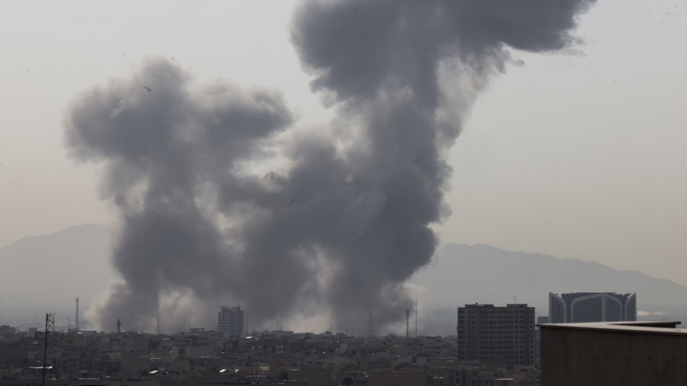 مقتل مسؤولين وقادة من الحرس الثوري في الغارات على إيران