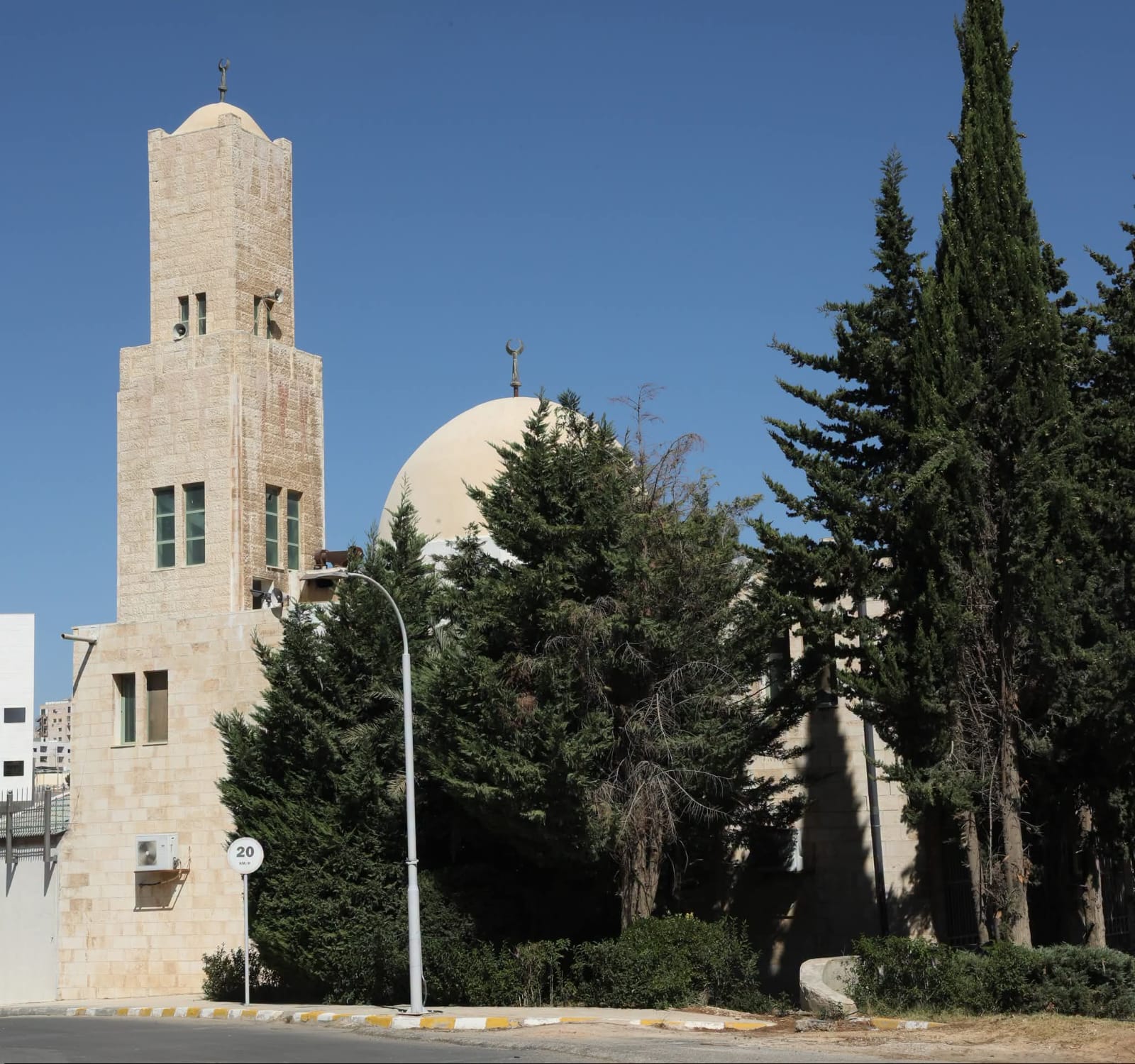 جامعة العلوم التطبيقية: مستعدون لإعادة بناء المسجد في موقعه وعلى نفقتنا