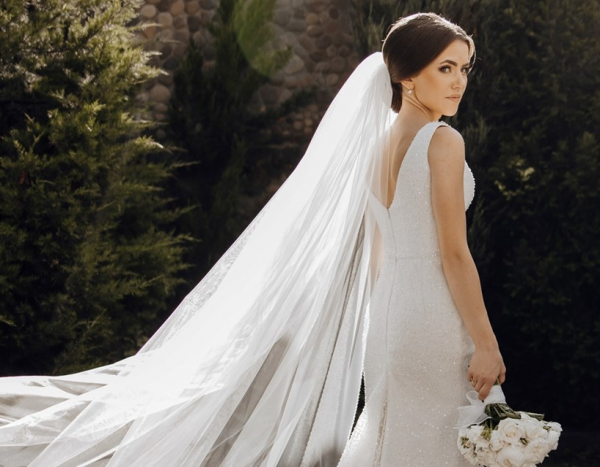 طرحة زفافكِ الأنسب  ..  حسب شكل وجهكِ